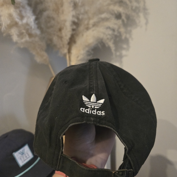 Adidas Black Cap - Picture 2 of 3